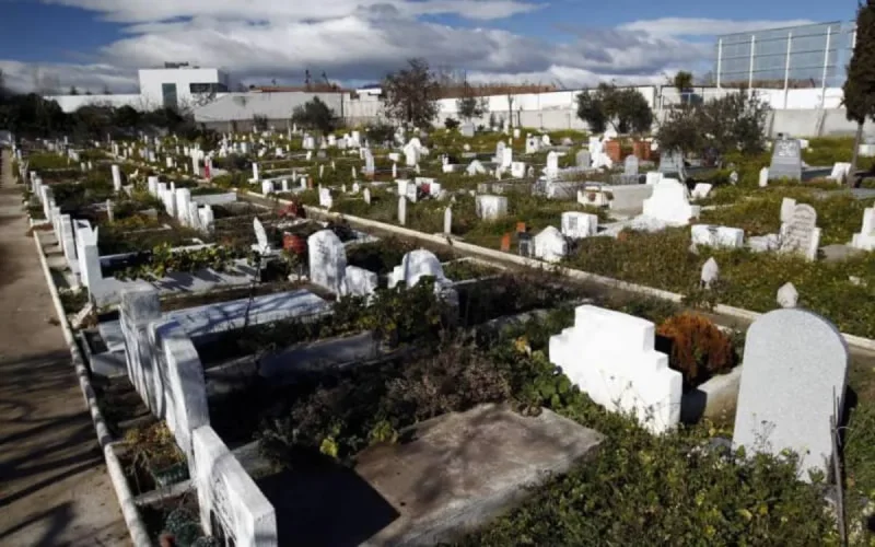 En Espagne, les Marocains font face au manque de carrés musulmans