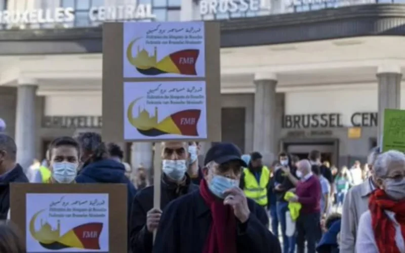 Bruxelles : manifestation pour un assouplissement des mesures restrictives dans les lieux de culte