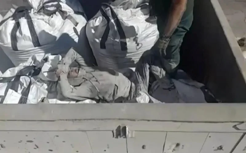 Un migrant « extrait d'un sac de cendres » à Melilla