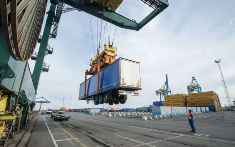 Six clandestins dont un Marocain sauvés par la police belge