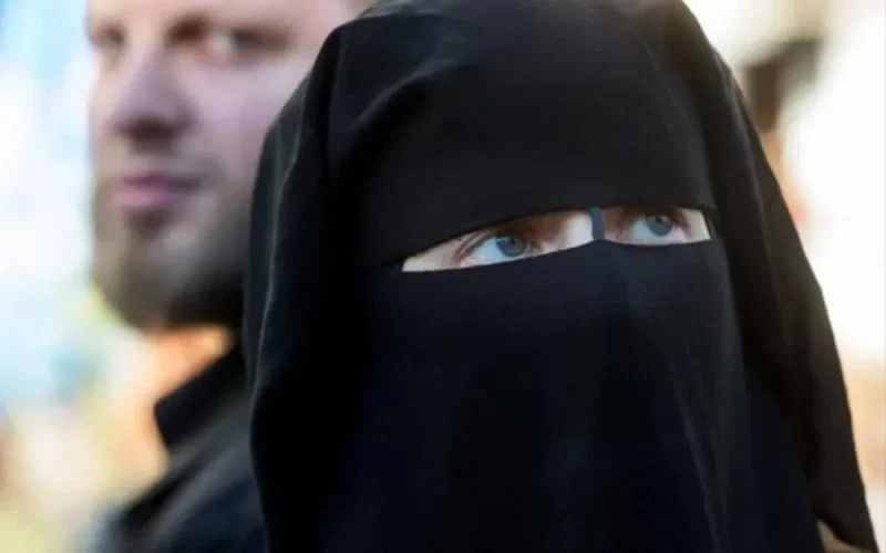 Port du voile intégral : les Suisses appelés aux urnes