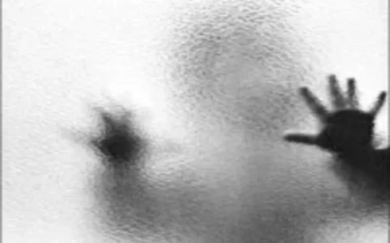 Agée de onze ans, elle a été enlevée puis violée par trois individus