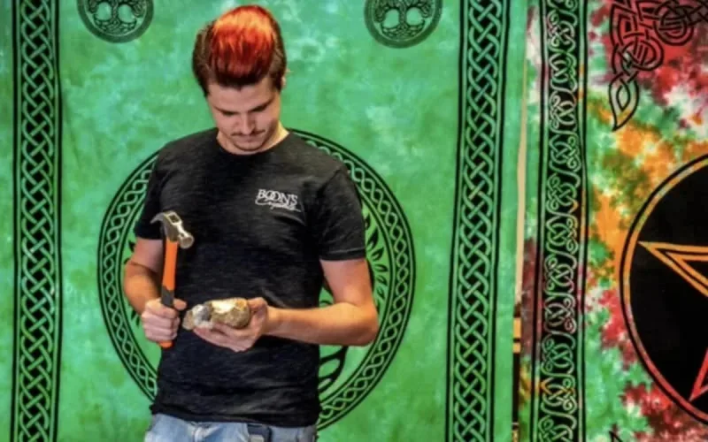 Un « cracker de géodes » du Maroc cartonne sur TikTok