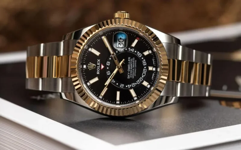 Vol d'une montre de luxe à Casablanca : un avocat en fuite