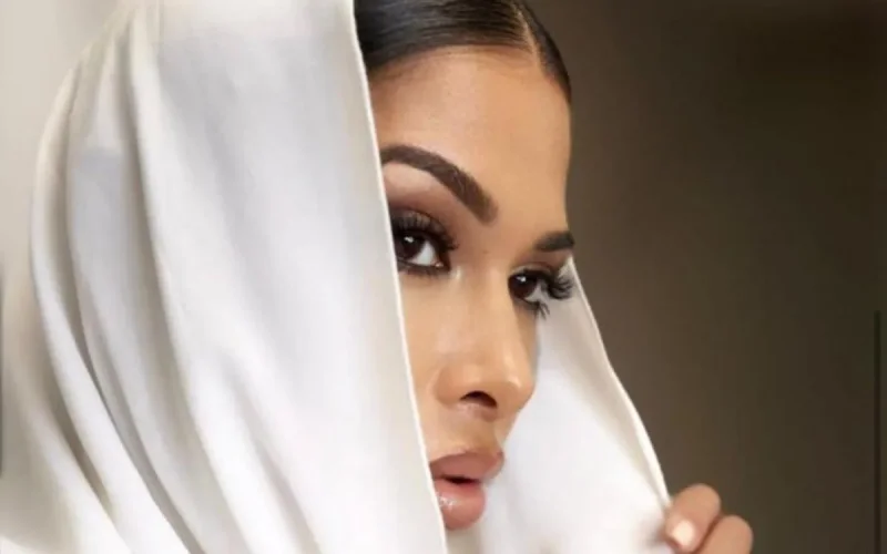 Bloquée au Maroc avec son fils, Ayem Nour a le soutien de Vitaa