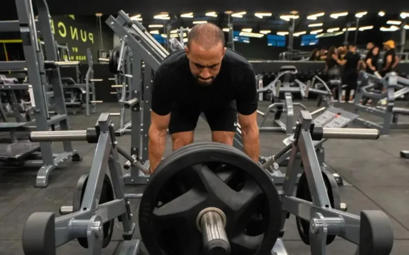 Badr Hari contre McSweeney : un combat pour la gloire et l'argent ?