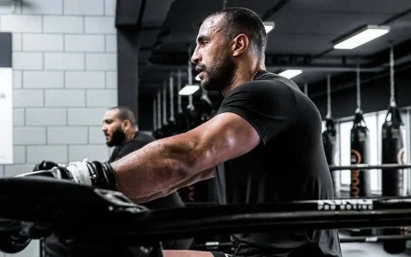 Le combat de Badr Hari contre Arkadiusz Wrzosek reporté