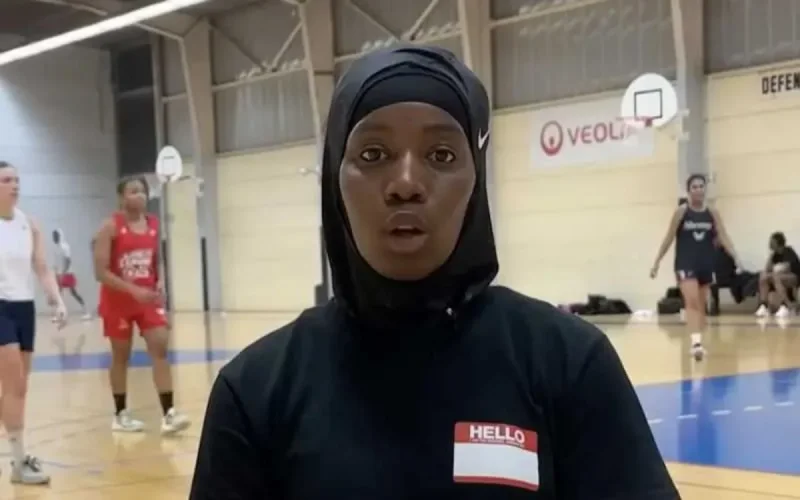 Salimata Sylla, une basketteuse voilée, « humiliée » en France (vidéo)