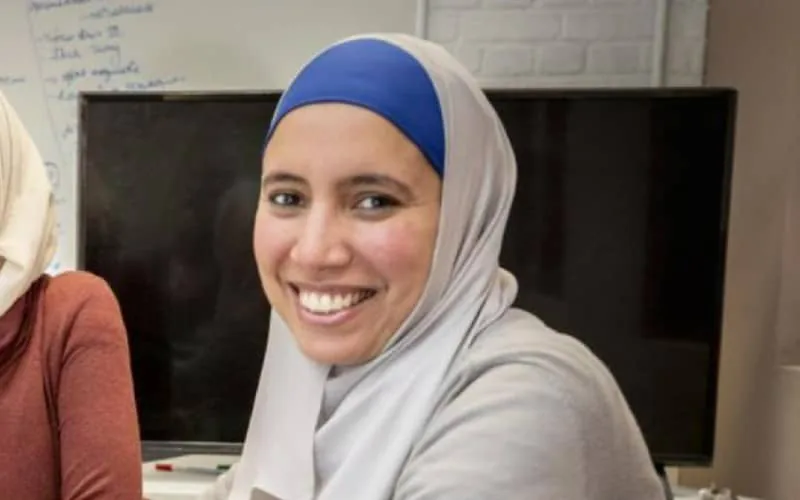 Ihsane Haouach invitée à retirer son voile