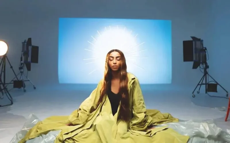 Une photo de Bilal Hassani censurée