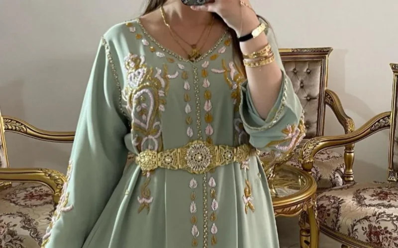 À Paris, une couturière algérienne menacée à cause du caftan marocain 