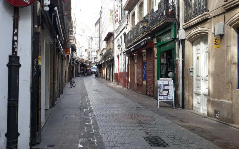 Un camionneur marocain, trompé par le GPS, coincé dans les ruelles de La Corogne