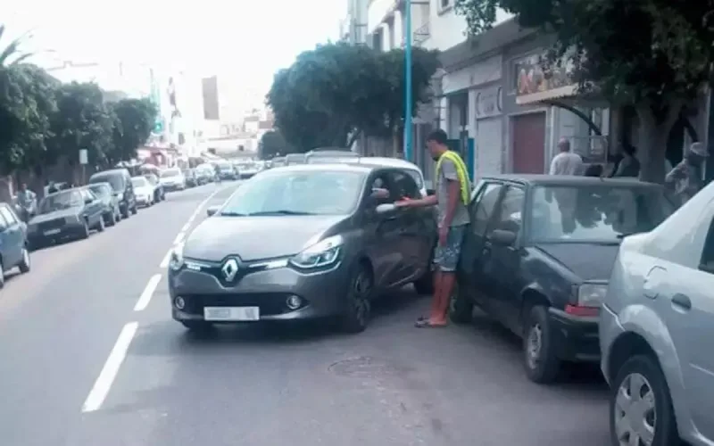Gardiens de parking : l'arnaque continue à Casablanca