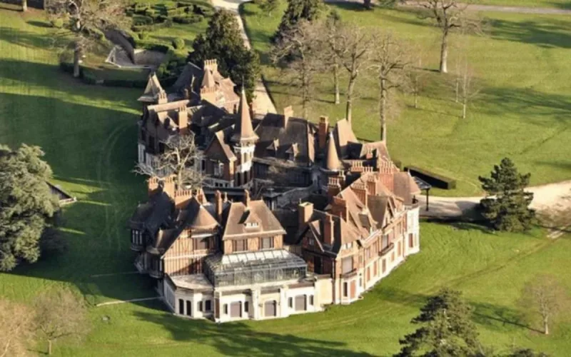 En France, l'ancien château du roi Mohammed VI bat tous les records