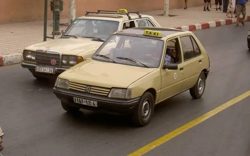 Marrakech fait la guerre aux chauffeurs de taxi arnaqueurs