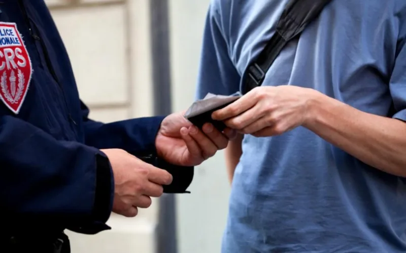 Contrôles d'identité en France : les Arabes particulièrement ciblés