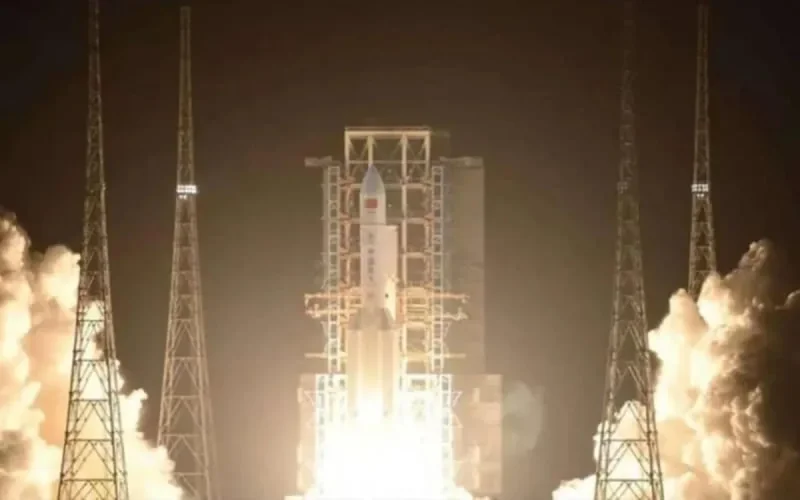 Des débris d'une fusée chinoise risquent de tomber près du Maroc 