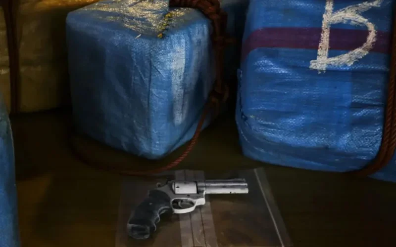 Un avion chargé de haschich marocain atterrit sur une route : trois Portugais arrêtés