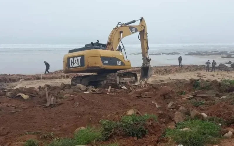 Dar Bouazza : les patrons des écoles de surf détruites veulent saisir la préfecture