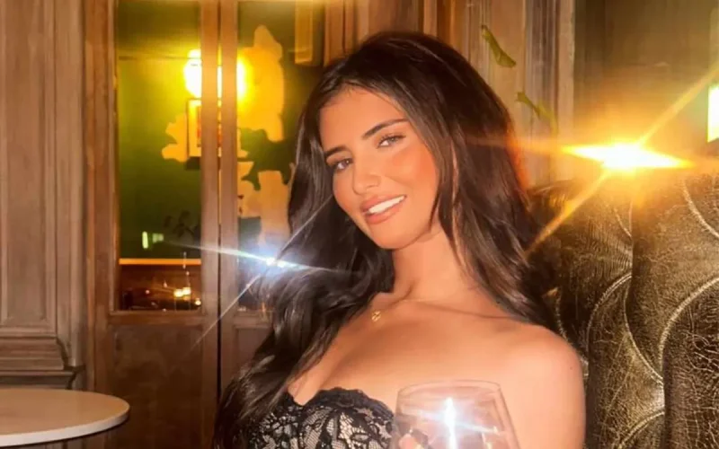 Piscines de luxe à Marrakech et trafic de drogue : La double vie choquante de l'influenceuse Ellie Crampsie