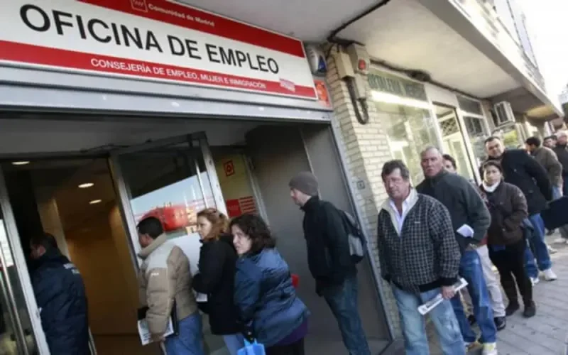 Vers une régularisation massive des sans-papiers marocains en Espagne ? 