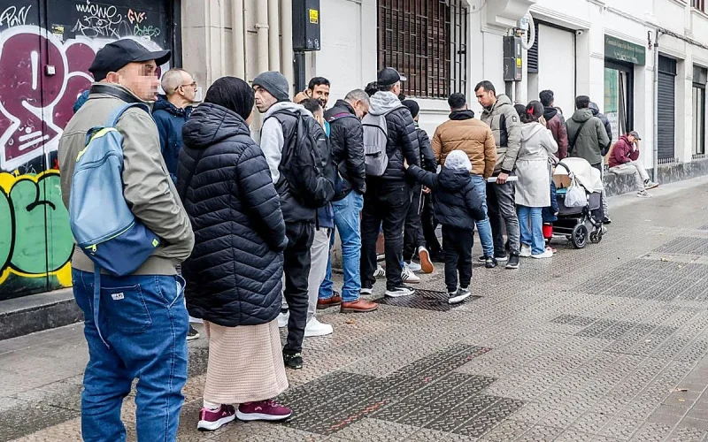 Espagne : Le cadeau de Madrid à 500 000 sans-papiers fait enrager l'Union européenne