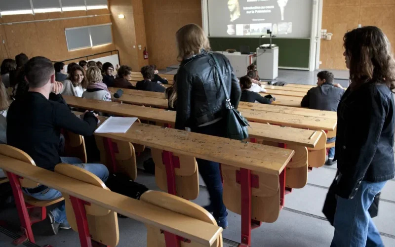France : les étudiants étrangers piégés