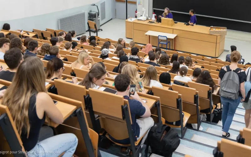 France : faute de 3 941 euros, des étudiants étrangers risquent d'être rayés
