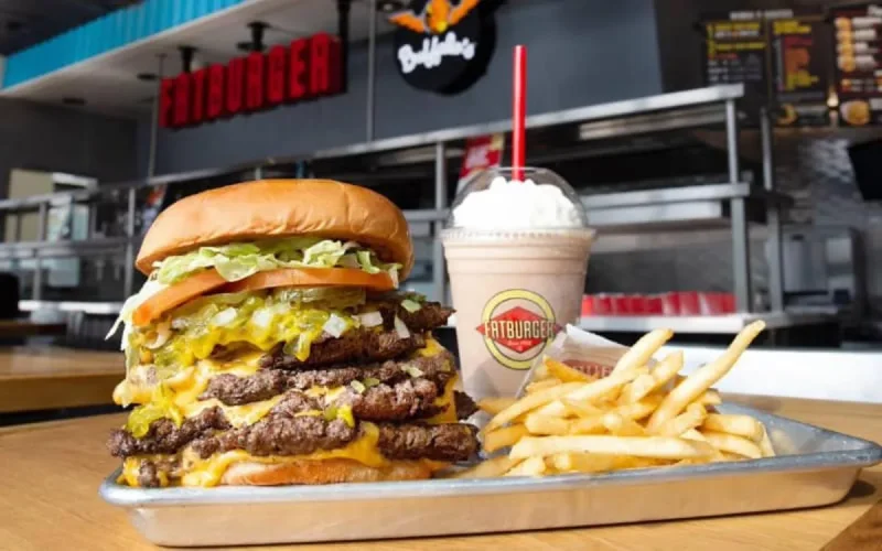 Fatburger, la chaîne américaine de hamburgers, s'implante à Marrakech