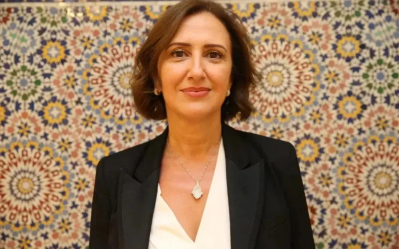 Fatim-Zahra Ammor critiquée pour ses déplacements internationaux 