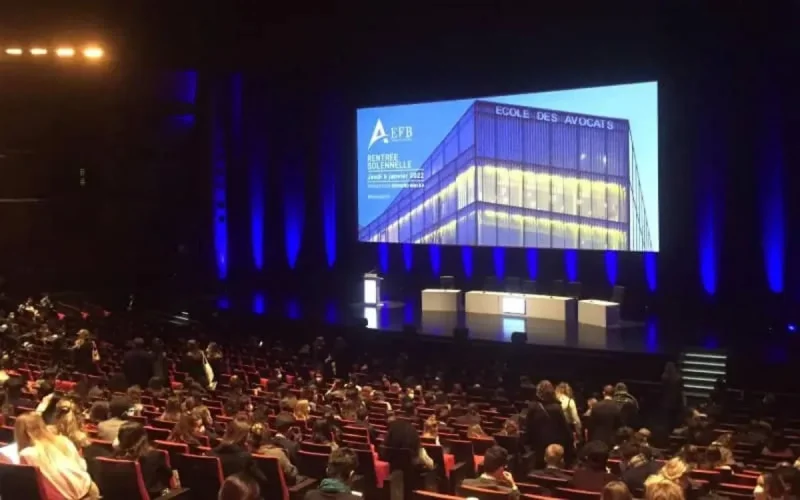 France : une avocate victime de traitement islamophobe à cause de son voile