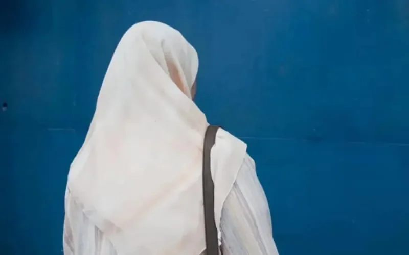 Pyrénées-Atlantiques : une femme voilée refoulée d'un restaurant à Hendaye