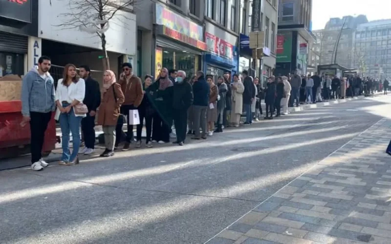 Du monde au spectacle de Hassan El Fad à Bruxelles