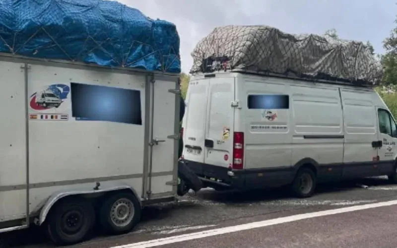 Yvernaumont : une caravane en partance vers le Maroc trop chargée, addition salée pour le conducteur 