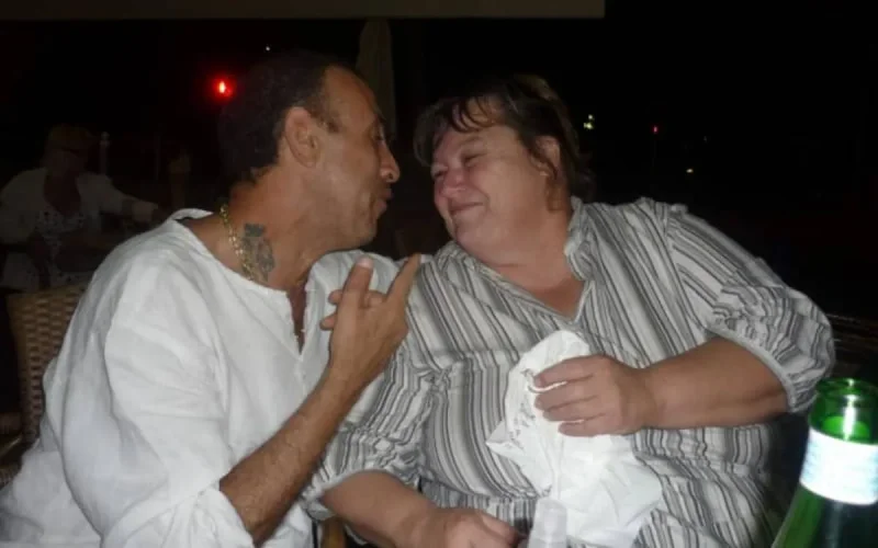 Après son décès, la fiancée d'un MRE cherche à obtenir un mariage posthume 