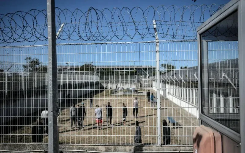 Expulsions de France : autrefois protégés, ils sont désormais visés