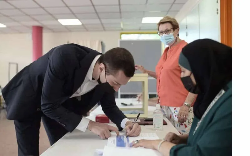 France : une députée dénonce l'acharnement sur les femmes musulmanes voilées