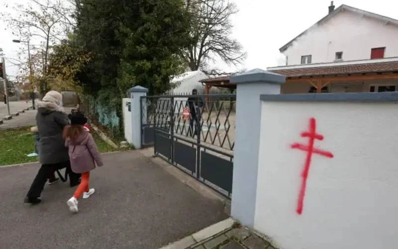 France : prison avec sursis pour l'auteur des tags sur les mosquées du Doubs