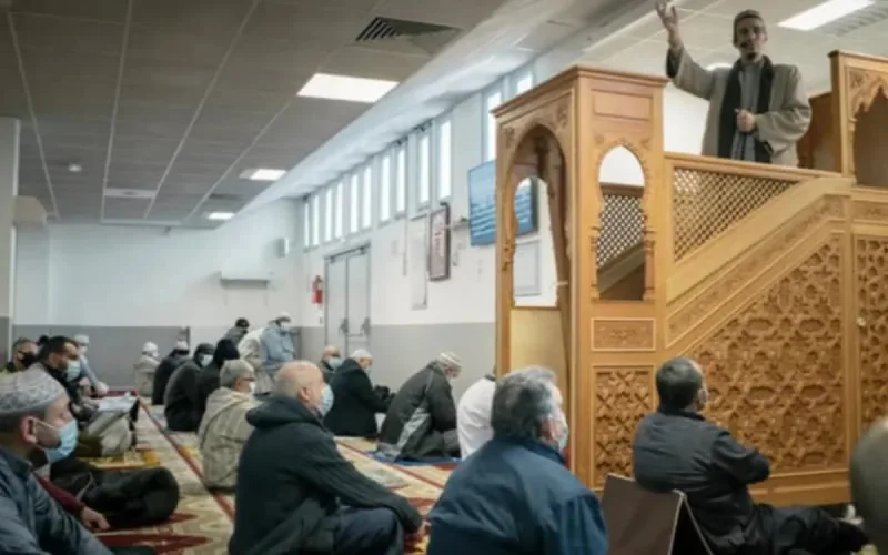 La France interdit les regroupements dans les lieux publics à l'occasion de l'Aïd