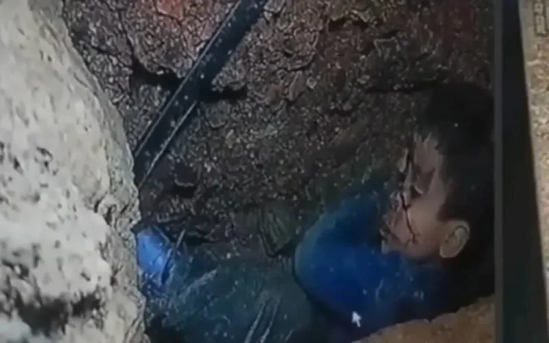 Gad Elmaleh solidaire avec le petit Rayan coincé dans un puits 