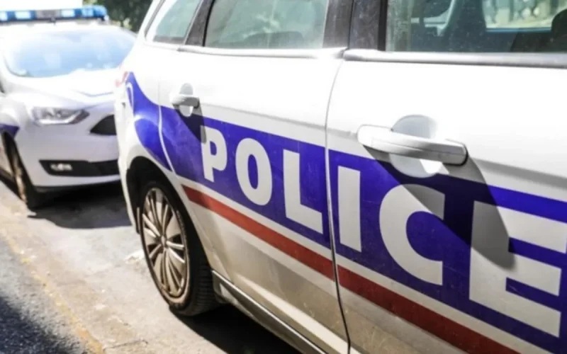 Élève exclue pour port d'abaya : un père en garde à vue