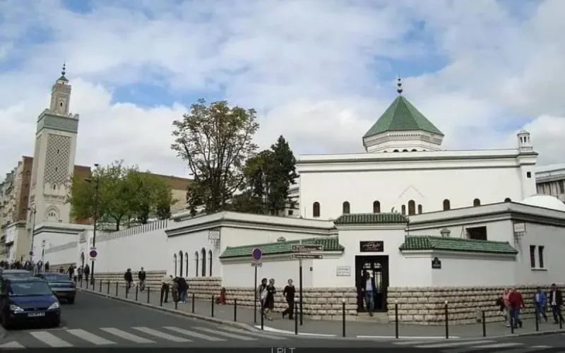 Nuit du destin 2021 : la grande mosquée de Paris demande une faveur à Gérald Darmanin