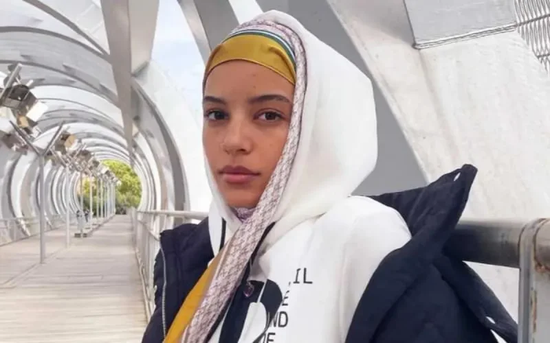 Hajar "El Bahraoui​" Brown : « Je suis plus qu'un voile, je suis plus qu'un discours »