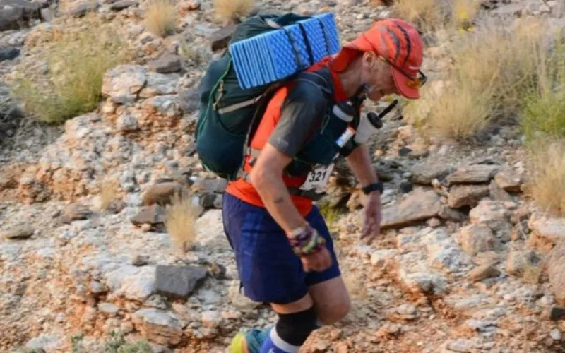 À 75 ans, il fait le Marathon des Sables