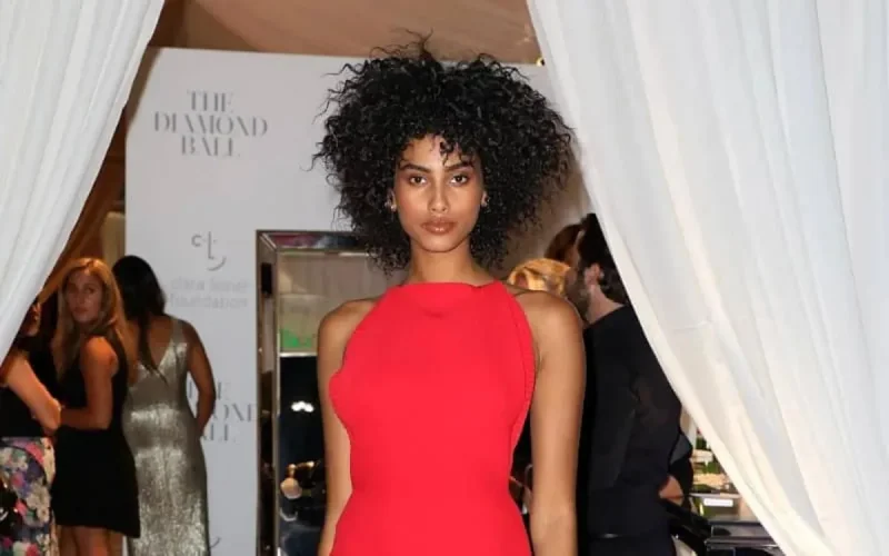 Imaan Hammam renoue avec ses origines égyptiennes 