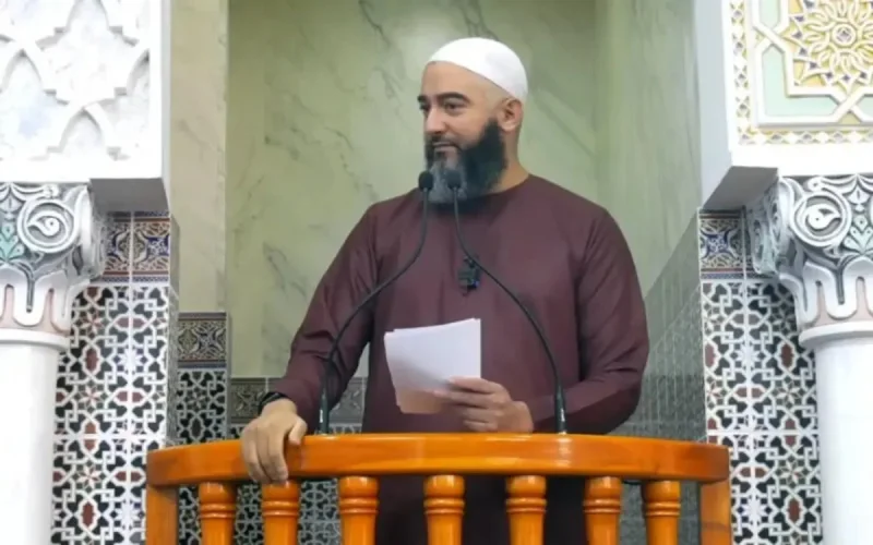 France : le phénomène des prédicateurs en ligne inquiète imams et autorités 