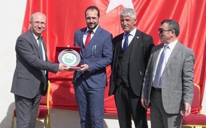 Un député RN sanctionné pour avoir inauguré une mosquée 