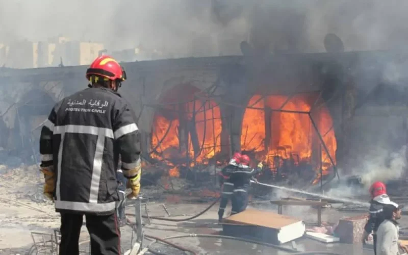 Un incendie ravage 60 magasins à Salé