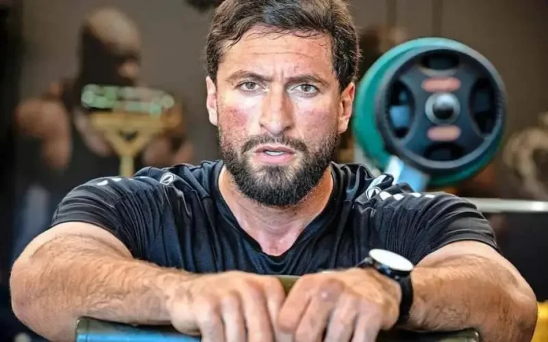 Jamal Ben Saddik vise le titre du meilleur poids lourd du monde