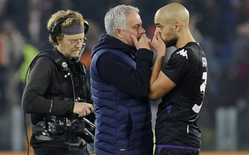 La photo qui suscite les spéculations entre Mourinho et Sofyan Amrabat